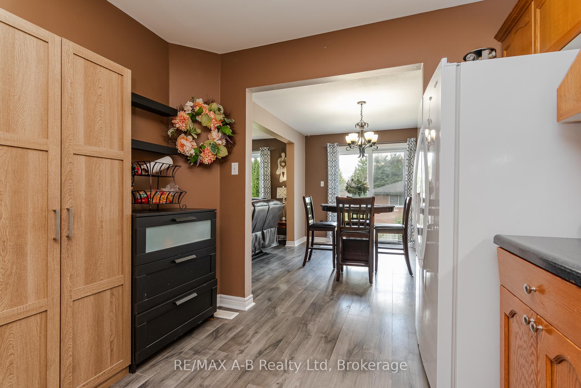 Photo 23 of 108 Walsh Crescent, Stratford — HOMEH
