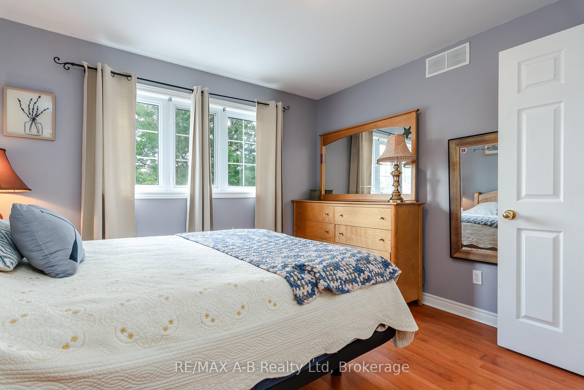 Photo 27 of 108 Walsh Crescent, Stratford — HOMEH