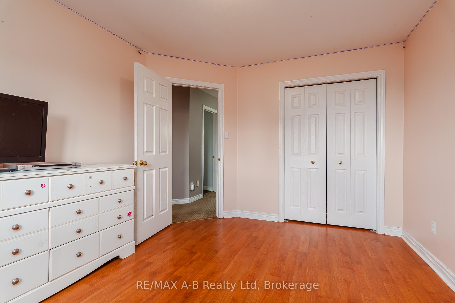 Photo 30 of 108 Walsh Crescent, Stratford — HOMEH