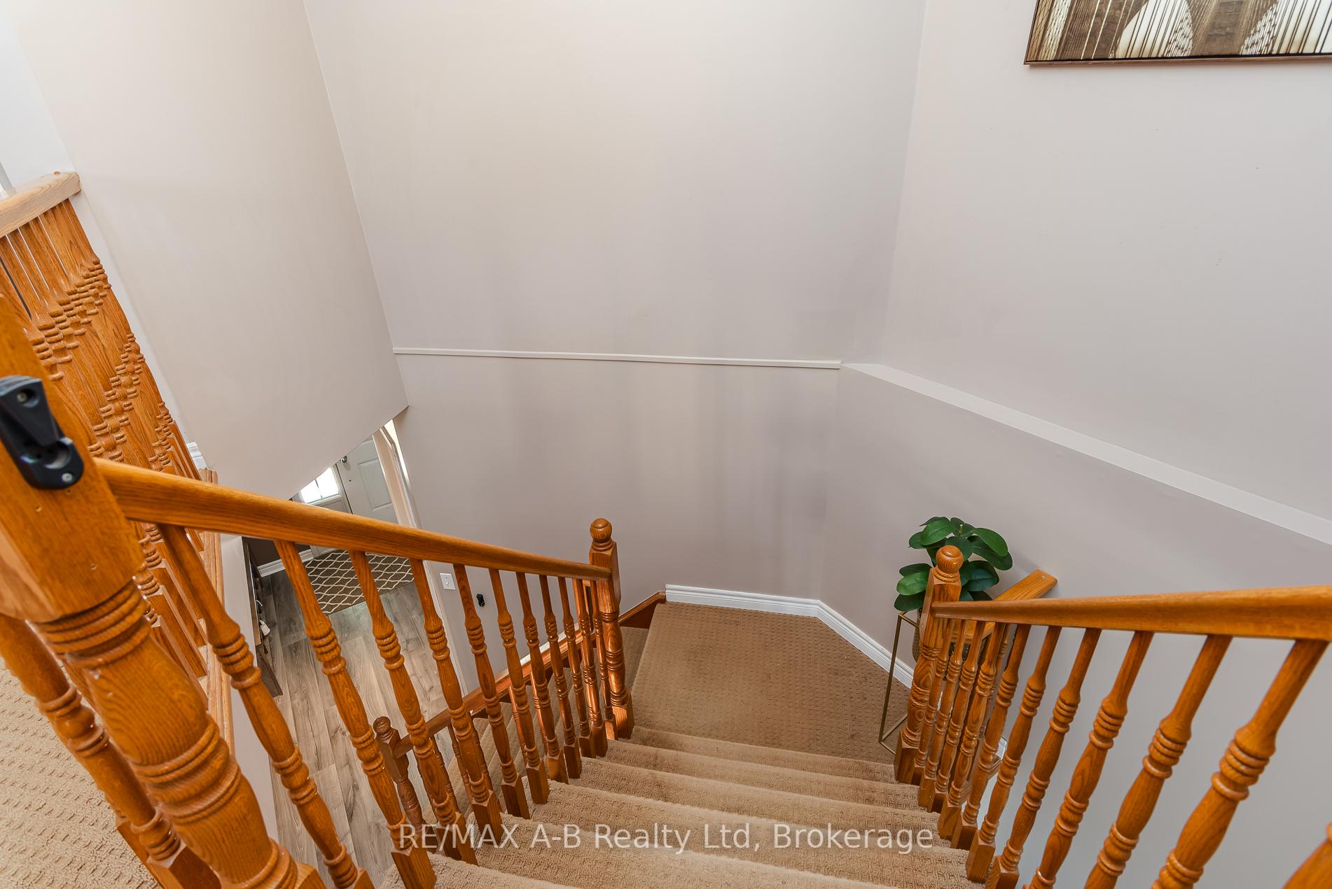 Photo 36 of 108 Walsh Crescent, Stratford — HOMEH