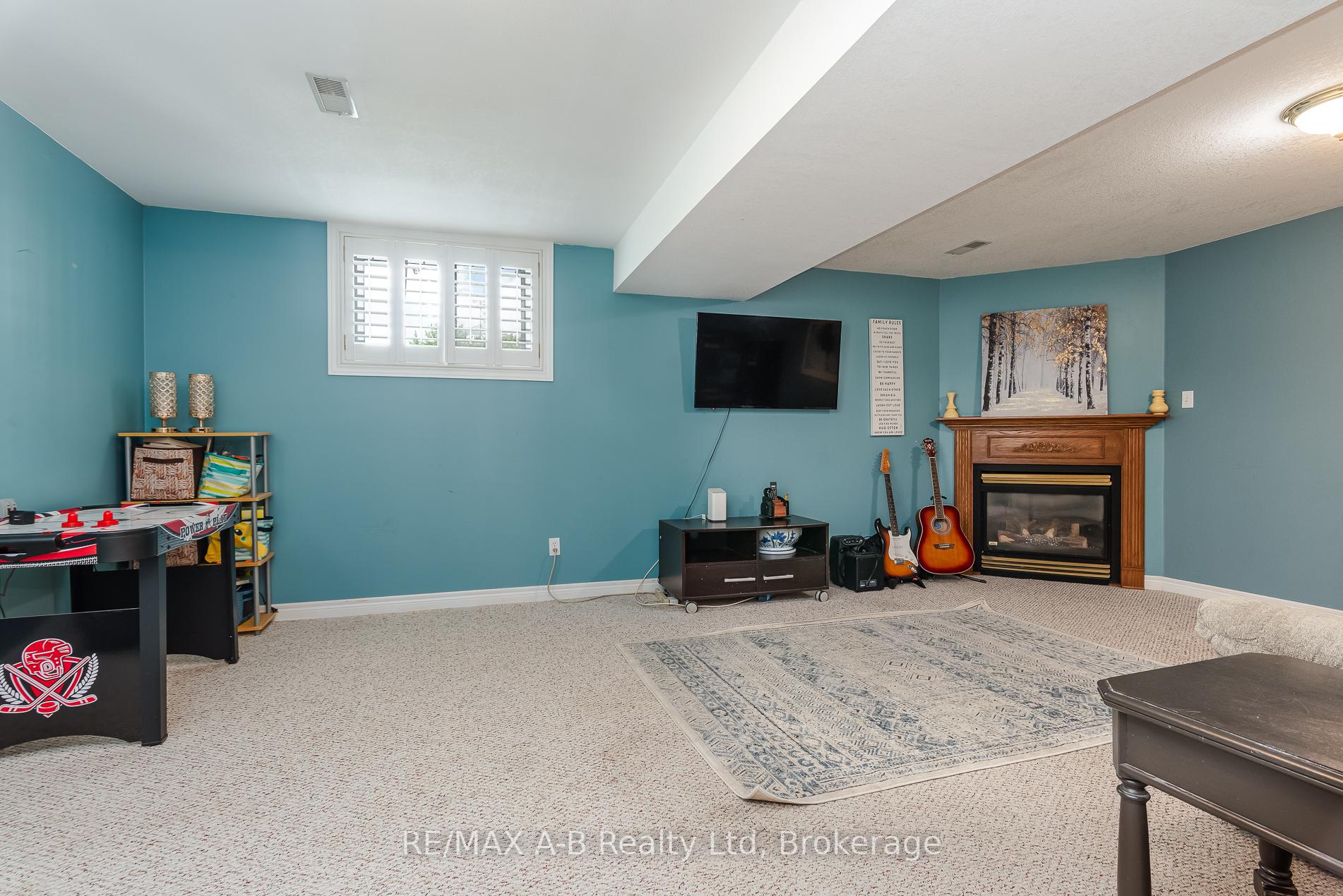 Photo 37 of 108 Walsh Crescent, Stratford — HOMEH