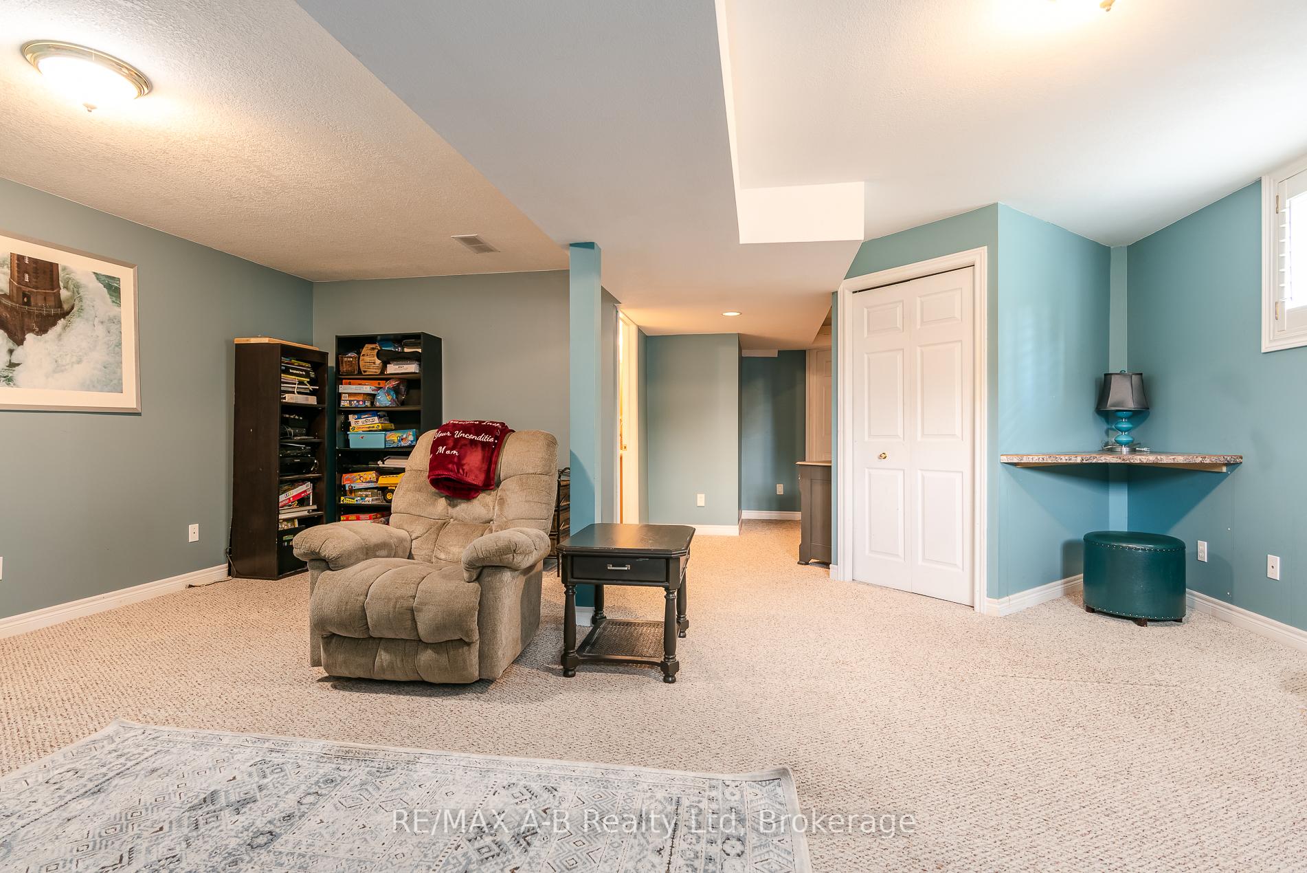 Photo 40 of 108 Walsh Crescent, Stratford — HOMEH