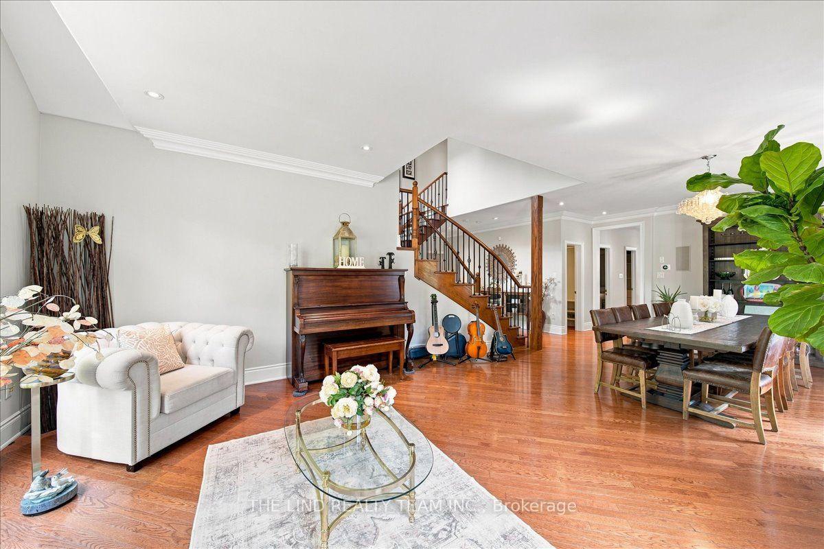 Photo 8 of 109 Willis Drive, Aurora, Aurora Highlands — HOMEH