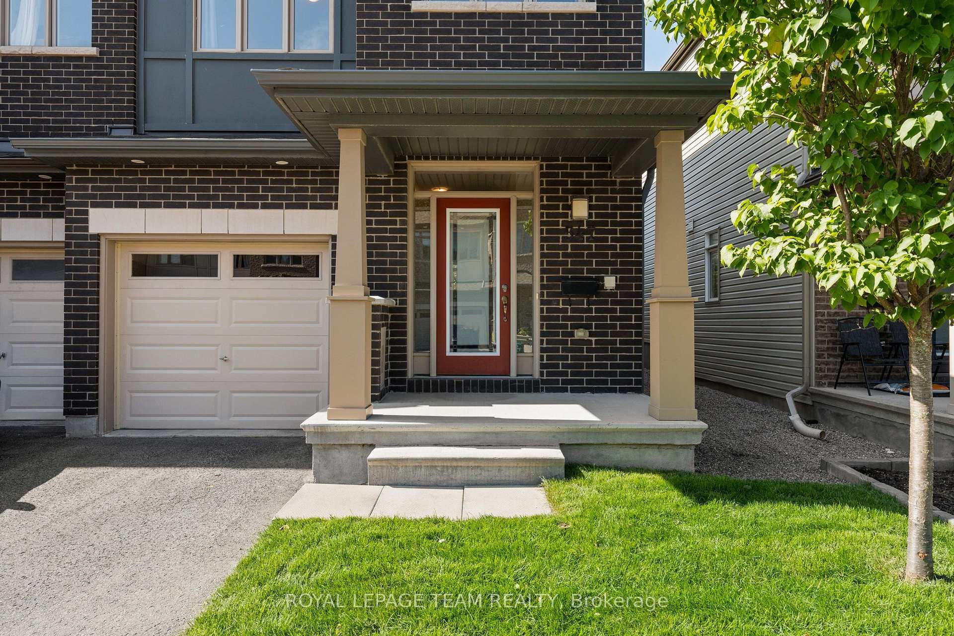 Photo 3 of 547 Rioja Street, Ottawa, Kanata - Emerald Meadows/Trailwest — HOMEH