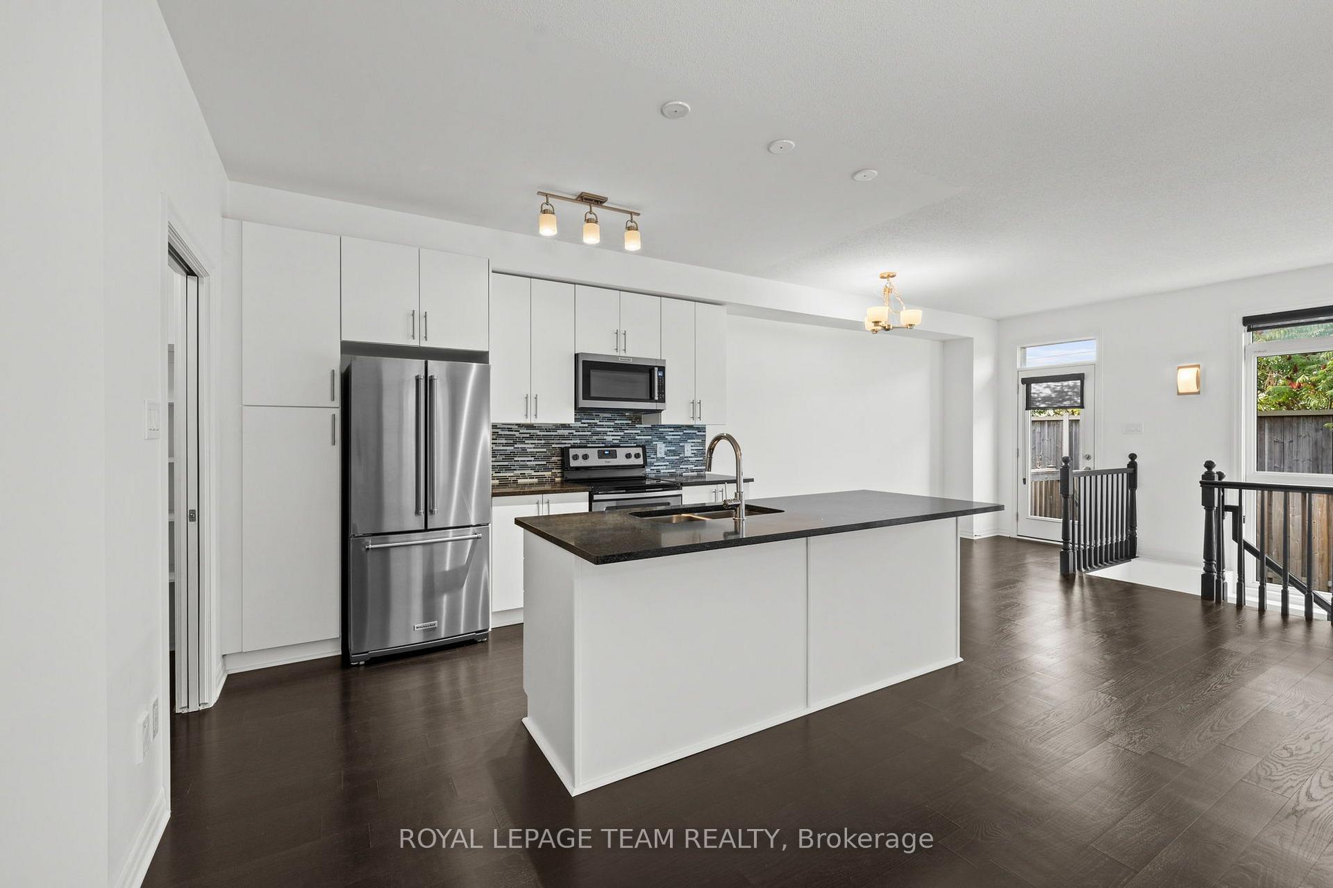 Photo 9 of 547 Rioja Street, Ottawa, Kanata - Emerald Meadows/Trailwest — HOMEH