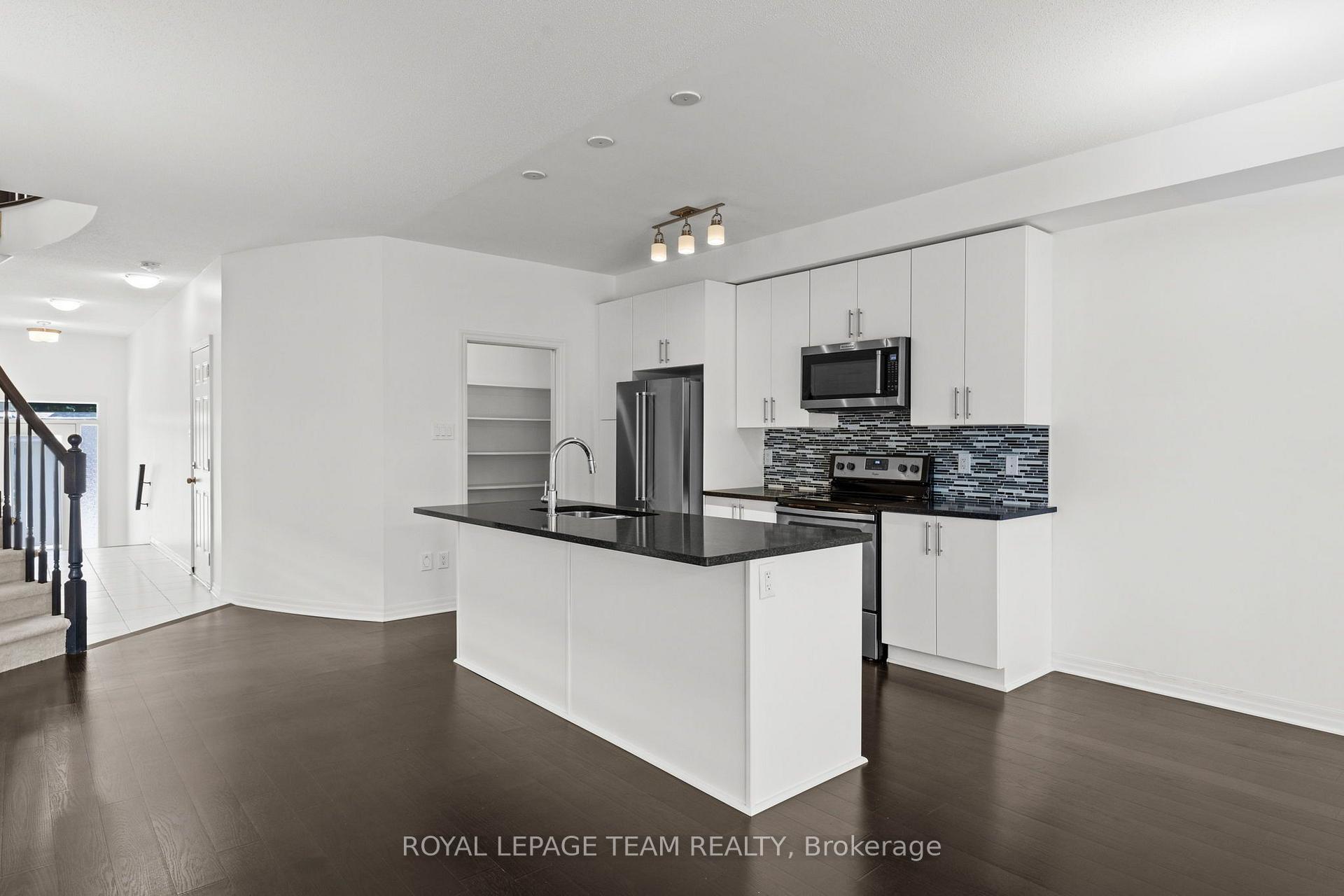 Photo 14 of 547 Rioja Street, Ottawa, Kanata - Emerald Meadows/Trailwest — HOMEH