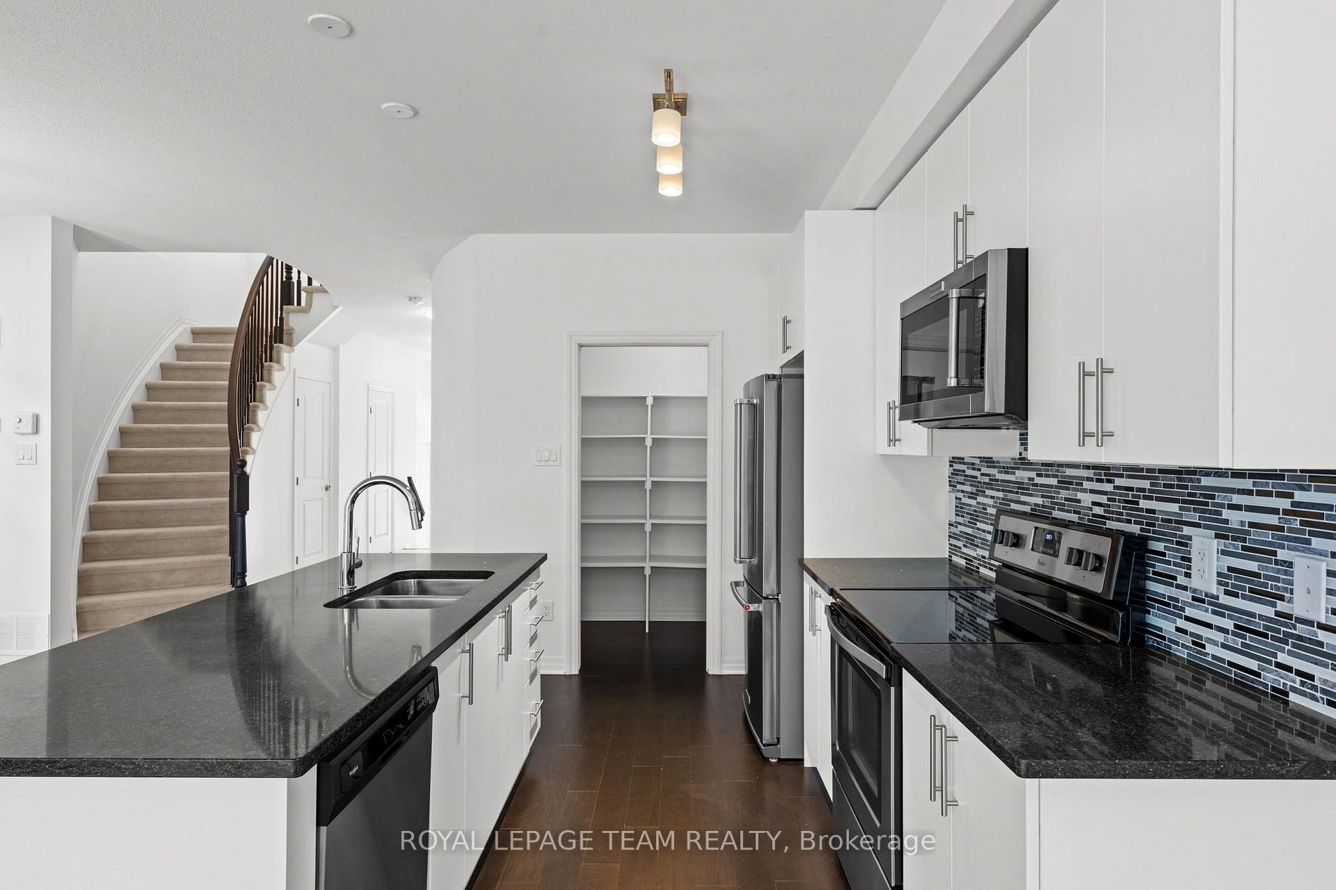 Photo 16 of 547 Rioja Street, Ottawa, Kanata - Emerald Meadows/Trailwest — HOMEH
