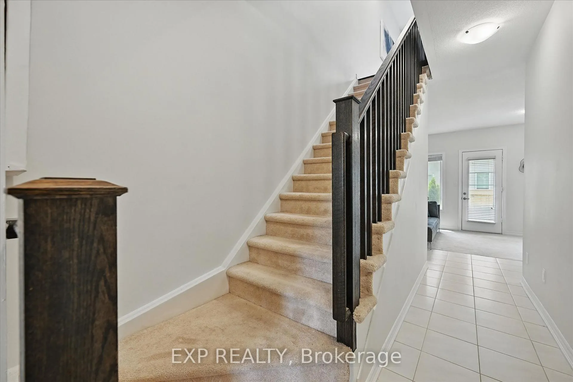 Photo 6 of 114 Borers Creek Circle, Hamilton, Waterdown — HOMEH