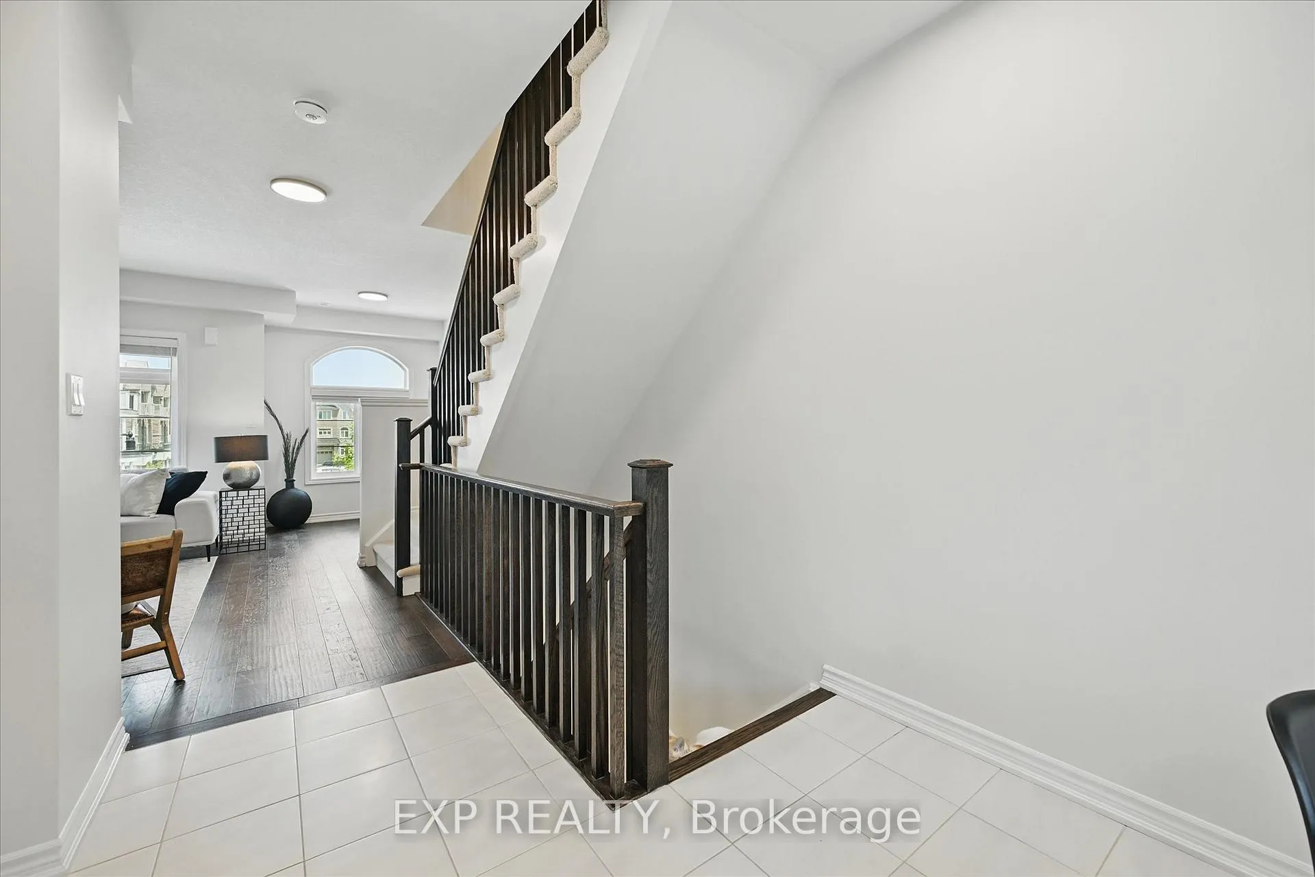 Photo 7 of 114 Borers Creek Circle, Hamilton, Waterdown — HOMEH