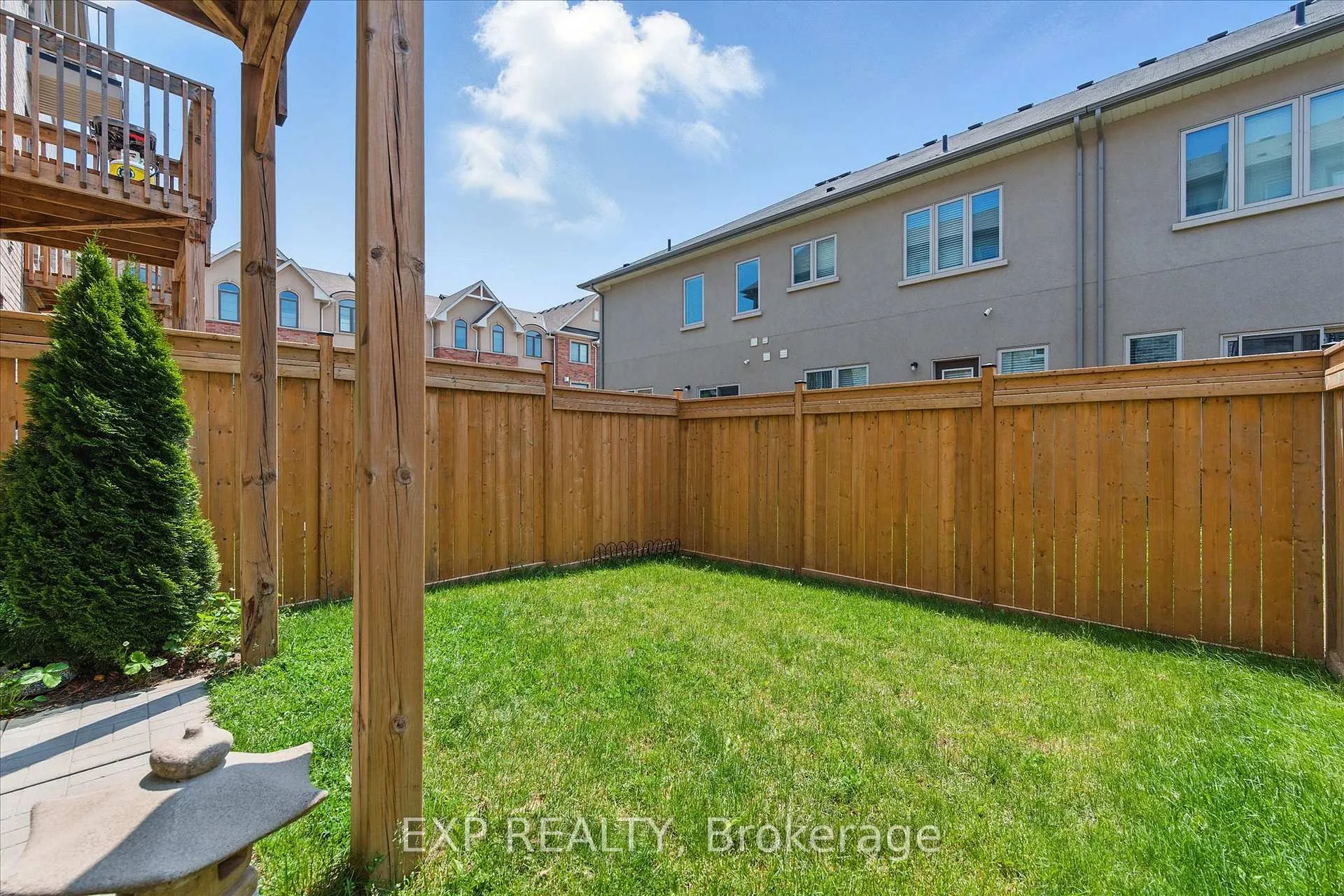 Photo 42 of 114 Borers Creek Circle, Hamilton, Waterdown — HOMEH