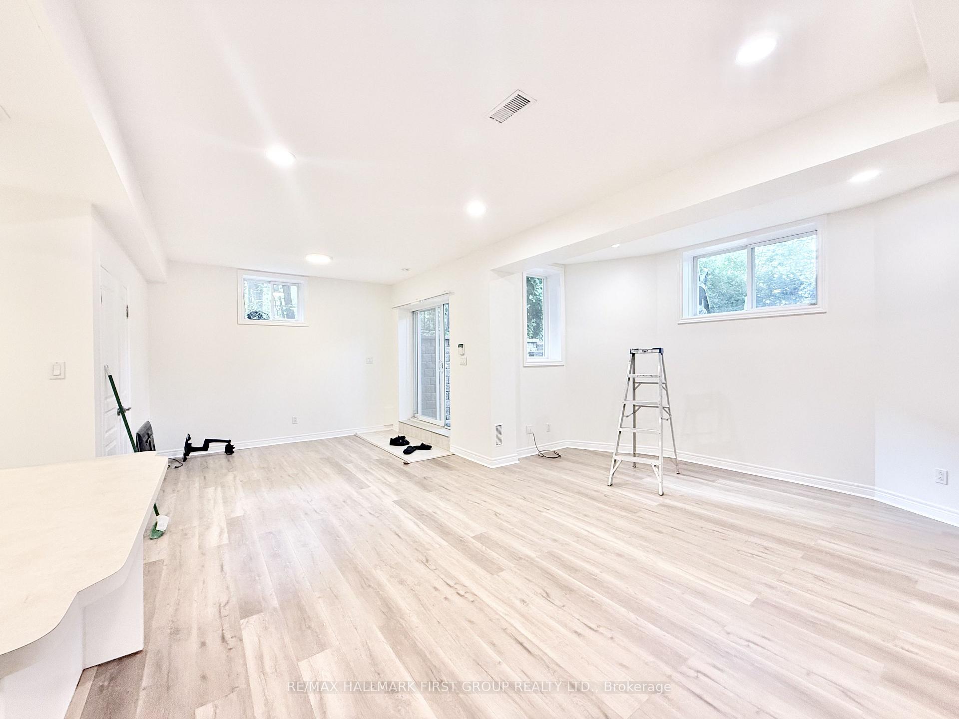 Photo 4 of 22 Risebrough Avenue, North York, Newtonbrook East — HOMEH
