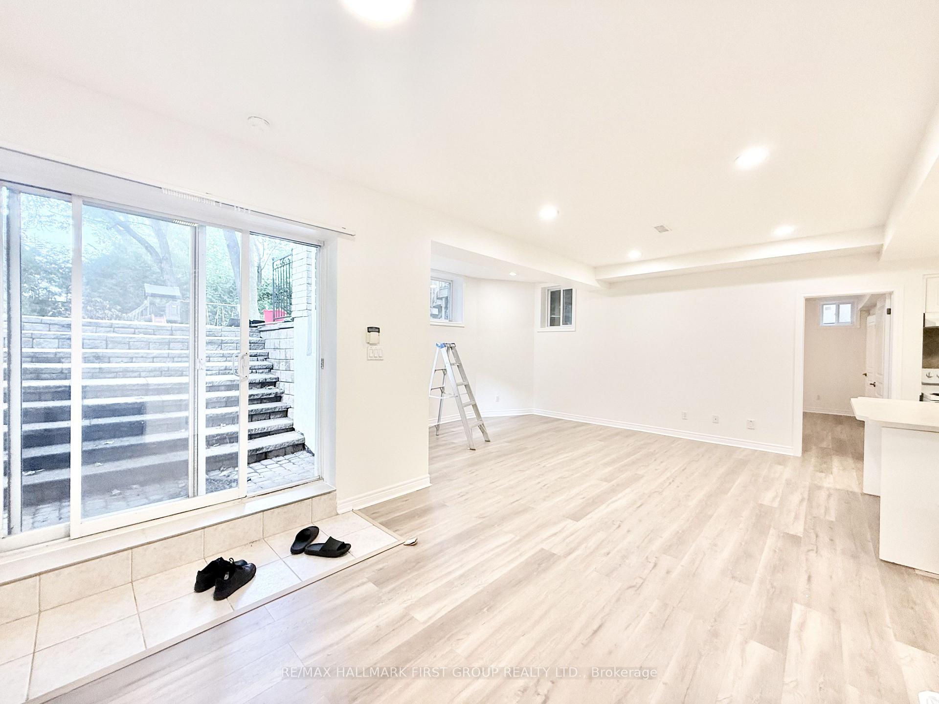 Photo 3 of 22 Risebrough Avenue, North York, Newtonbrook East — HOMEH