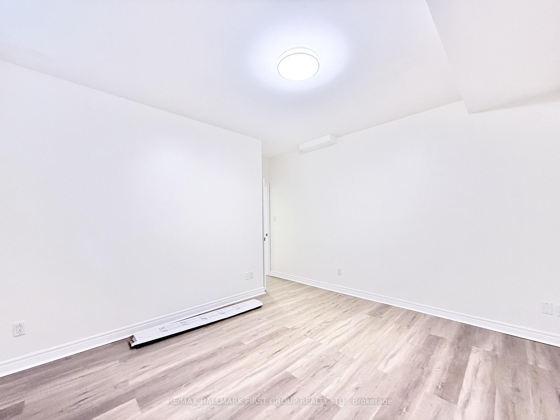 Photo 10 of 22 Risebrough Avenue, North York, Newtonbrook East — HOMEH