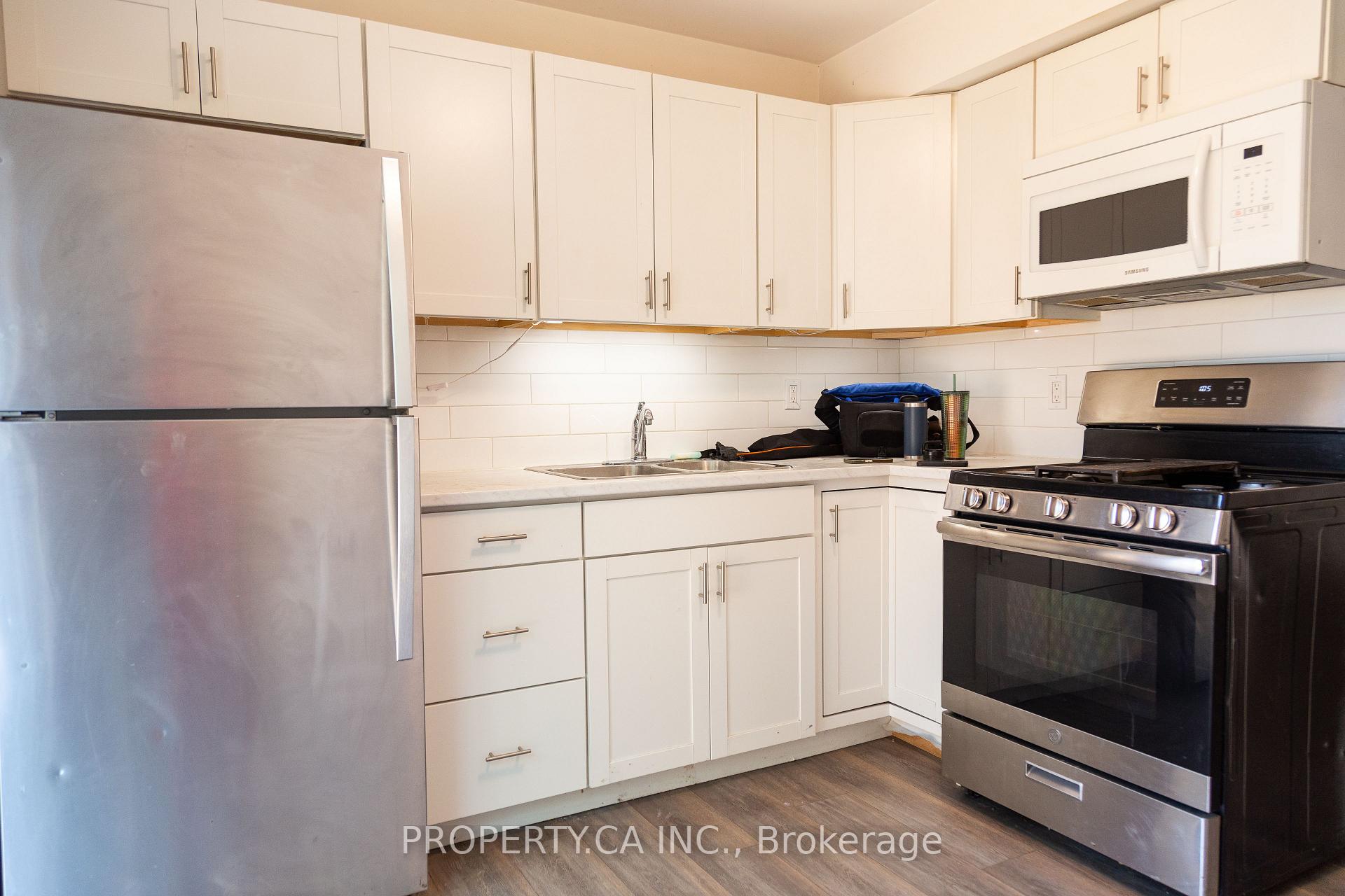 Photo 8 of 8 Dufferin Street, Barrie, Sanford — HOMEH