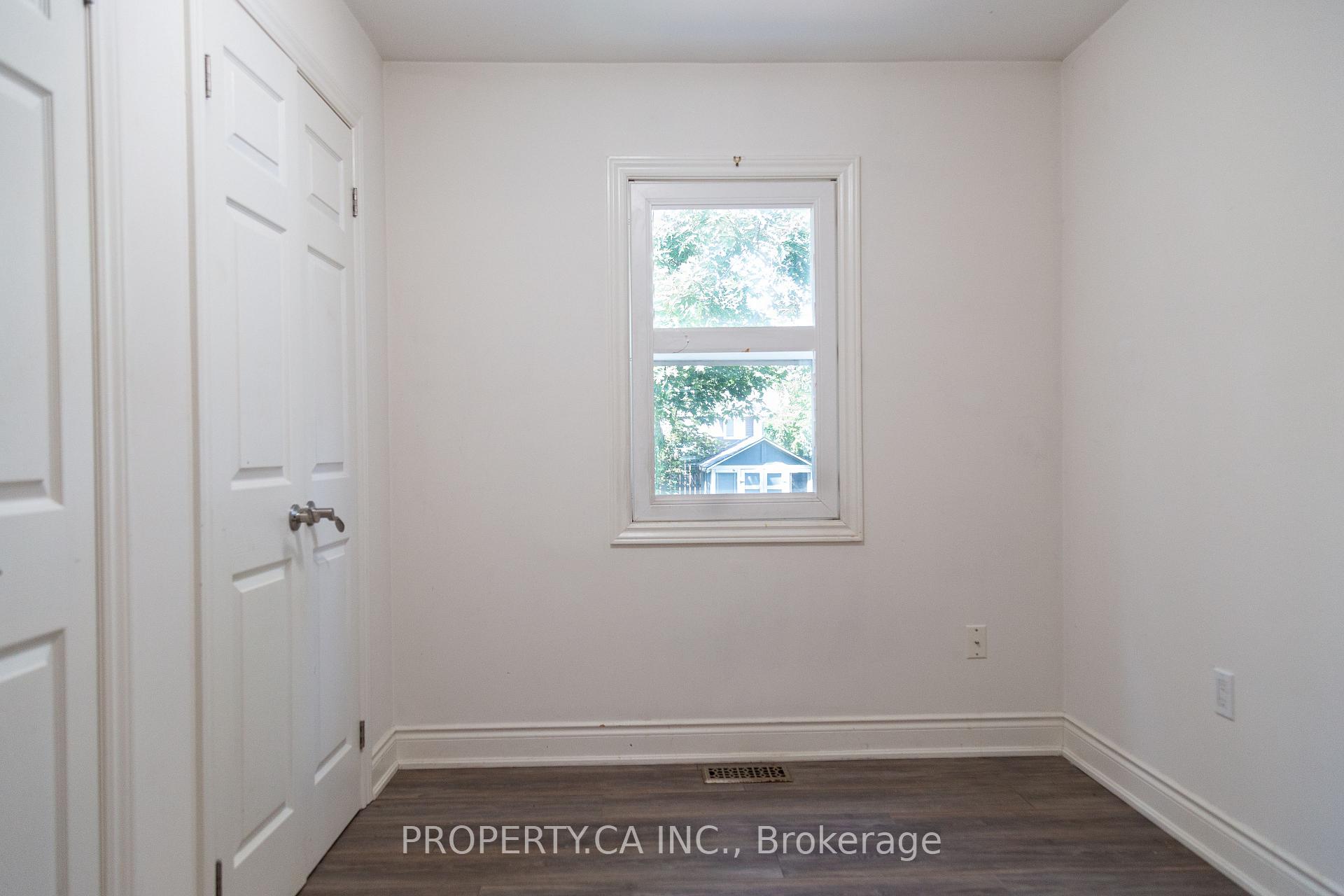 Photo 10 of 8 Dufferin Street, Barrie, Sanford — HOMEH