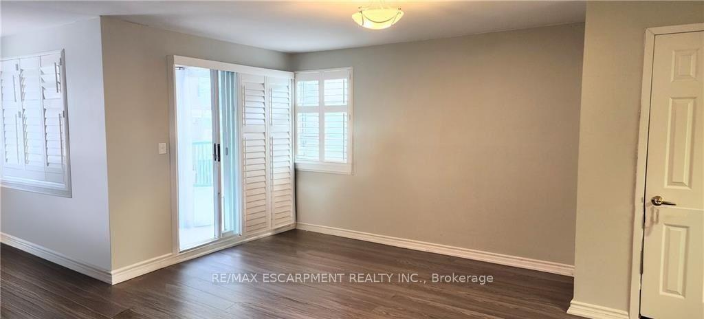 Photo 7 of Unit 204, 19 Lake Avenue S, Hamilton, Stoney Creek — HOMEH