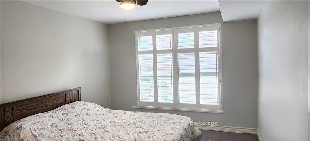 Photo 13 of Unit 204, 19 Lake Avenue S, Hamilton, Stoney Creek — HOMEH