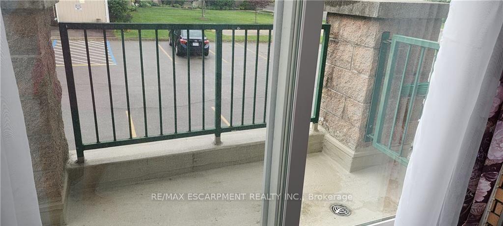 Photo 18 of Unit 204, 19 Lake Avenue S, Hamilton, Stoney Creek — HOMEH