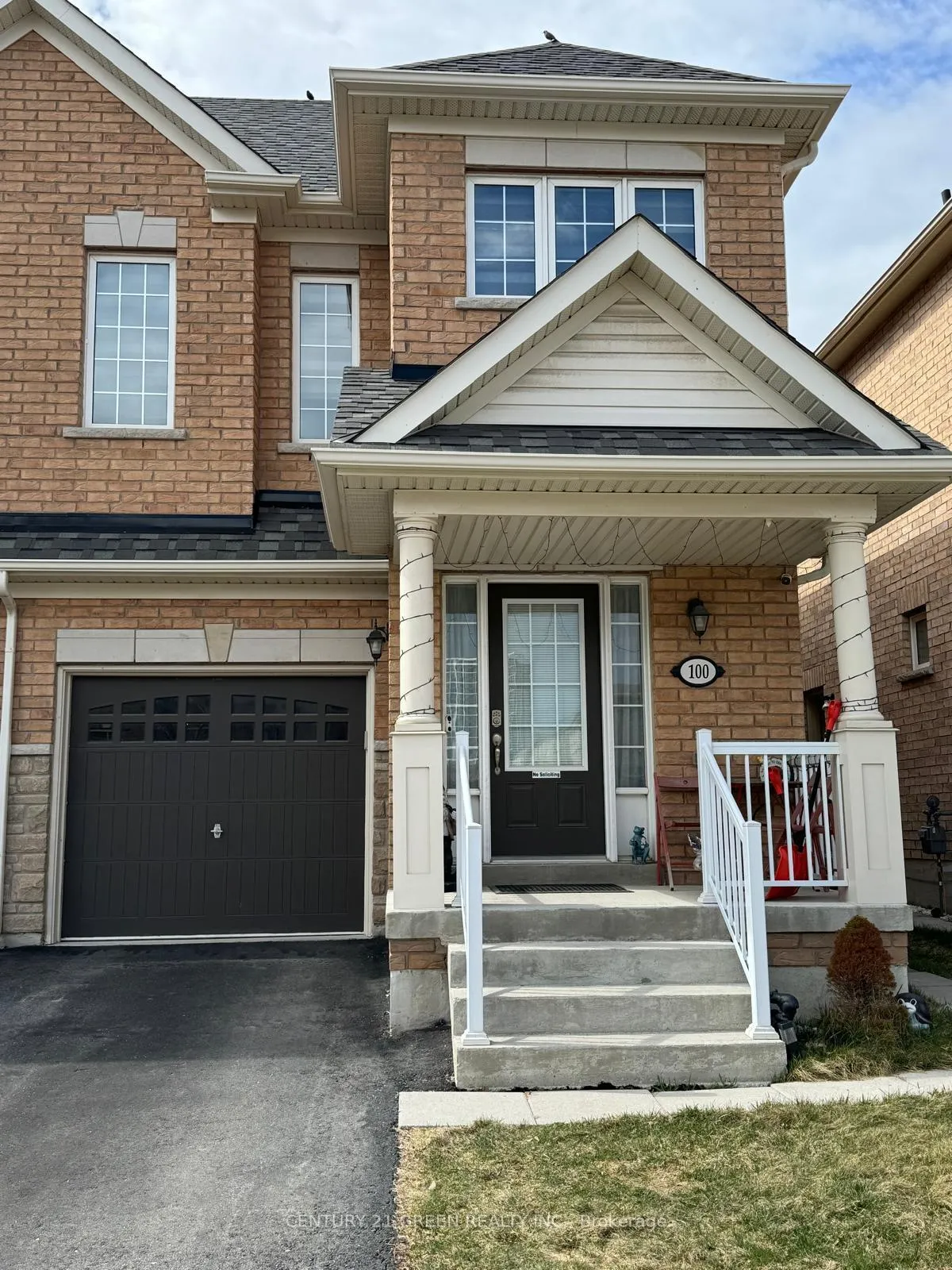 Photo 2 of Unit Main & 2nd Floor, 100 Lanark Circle, Brampton, Credit Valley — HOMEH