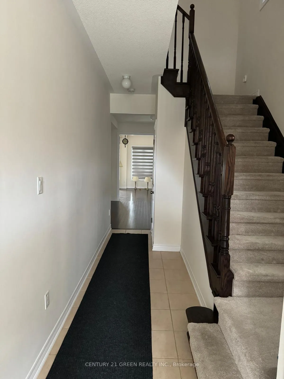 Photo 5 of Unit Main & 2nd Floor, 100 Lanark Circle, Brampton, Credit Valley — HOMEH