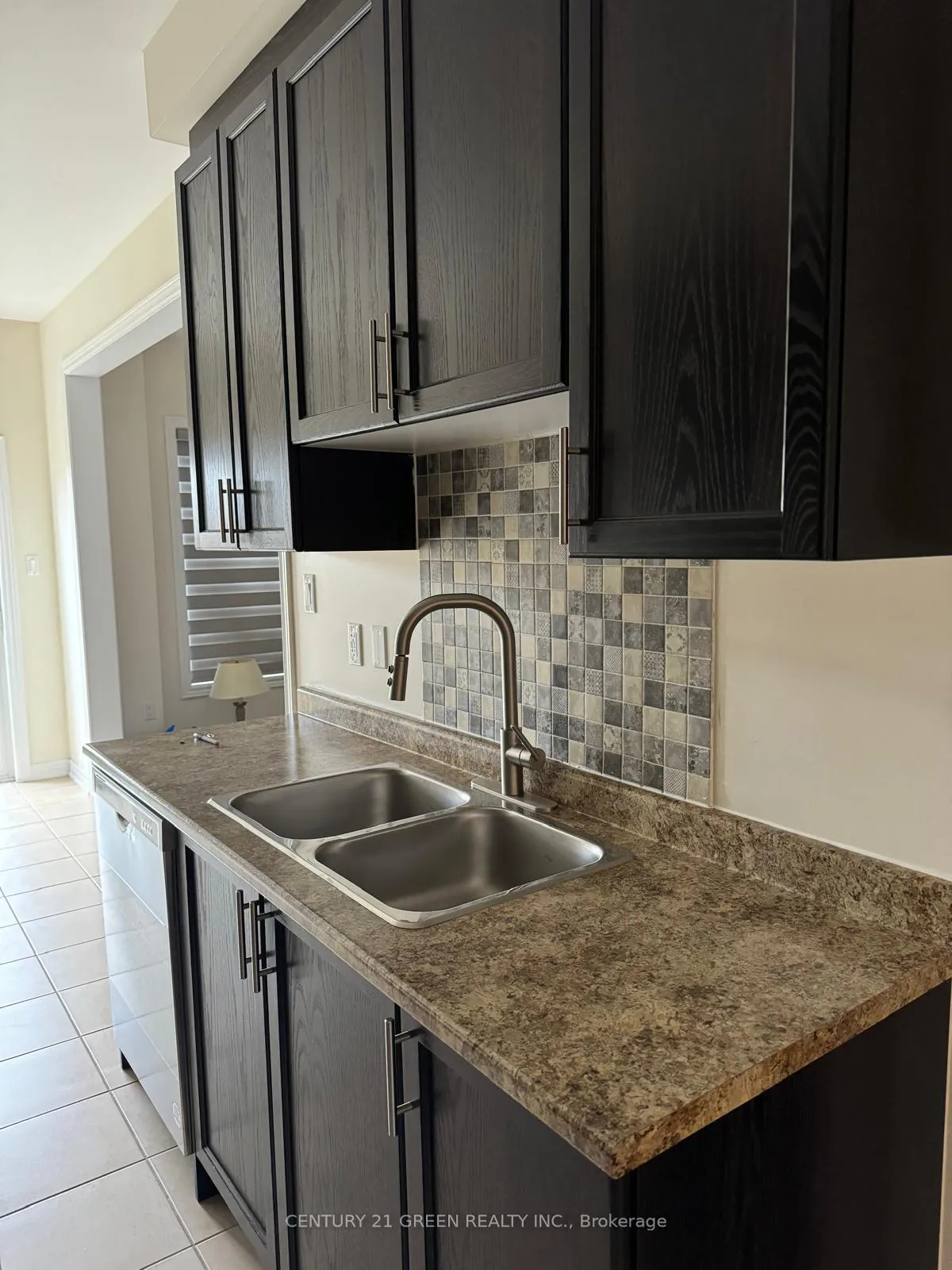 Photo 17 of Unit Main & 2nd Floor, 100 Lanark Circle, Brampton, Credit Valley — HOMEH