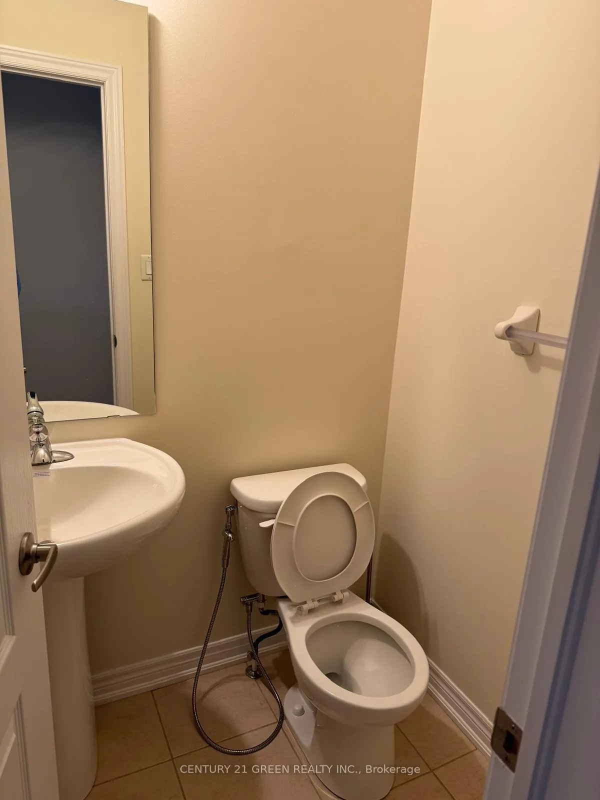 Photo 25 of Unit Main & 2nd Floor, 100 Lanark Circle, Brampton, Credit Valley — HOMEH