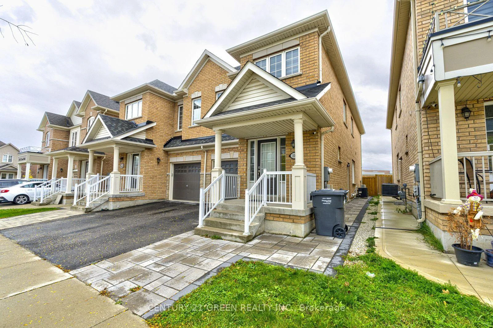 Photo 12 of Unit Main & 2nd Floor, 100 Lanark Circle, Brampton, Credit Valley — HOMEH