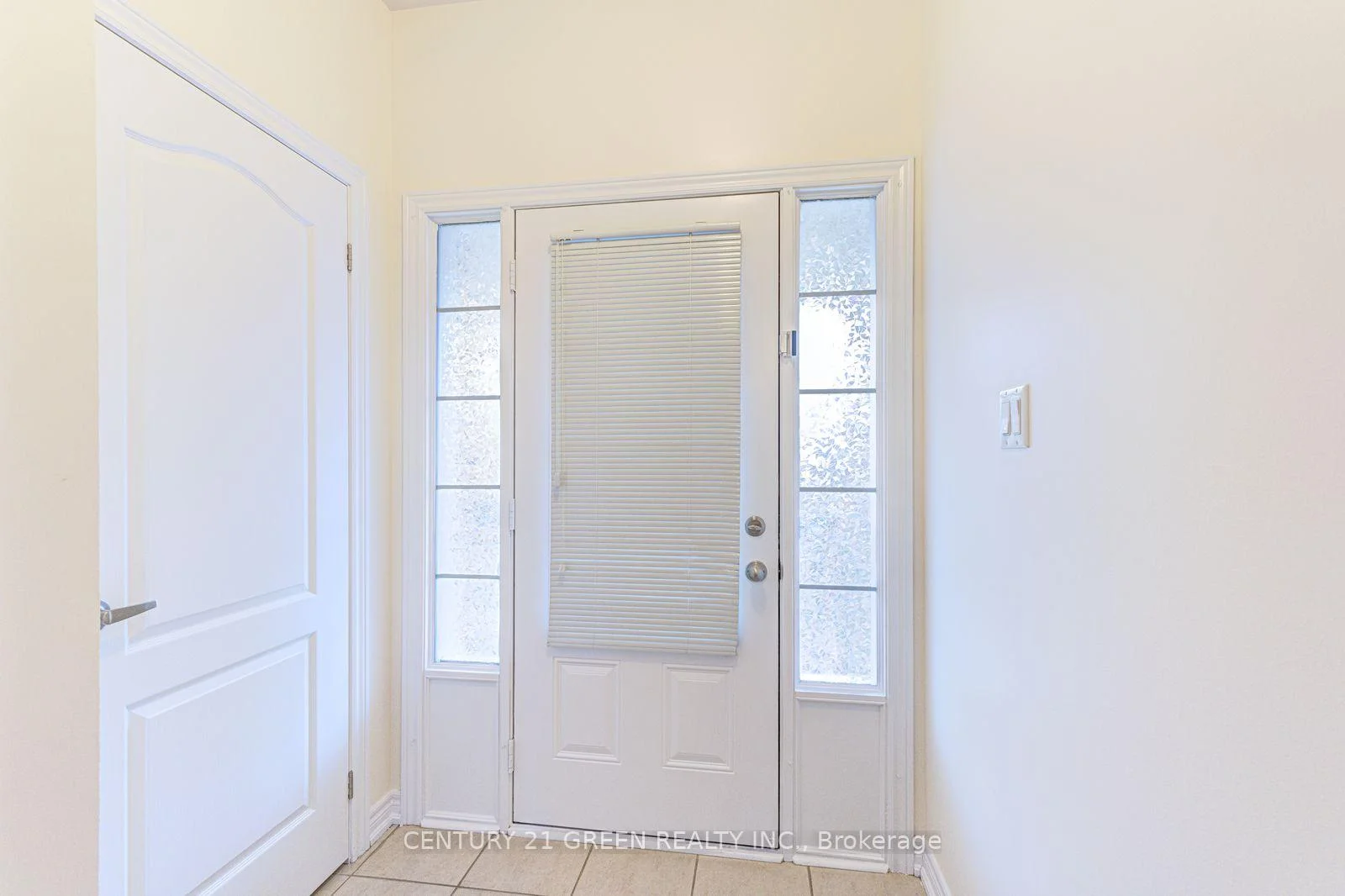 Photo 20 of Unit Main & 2nd Floor, 100 Lanark Circle, Brampton, Credit Valley — HOMEH
