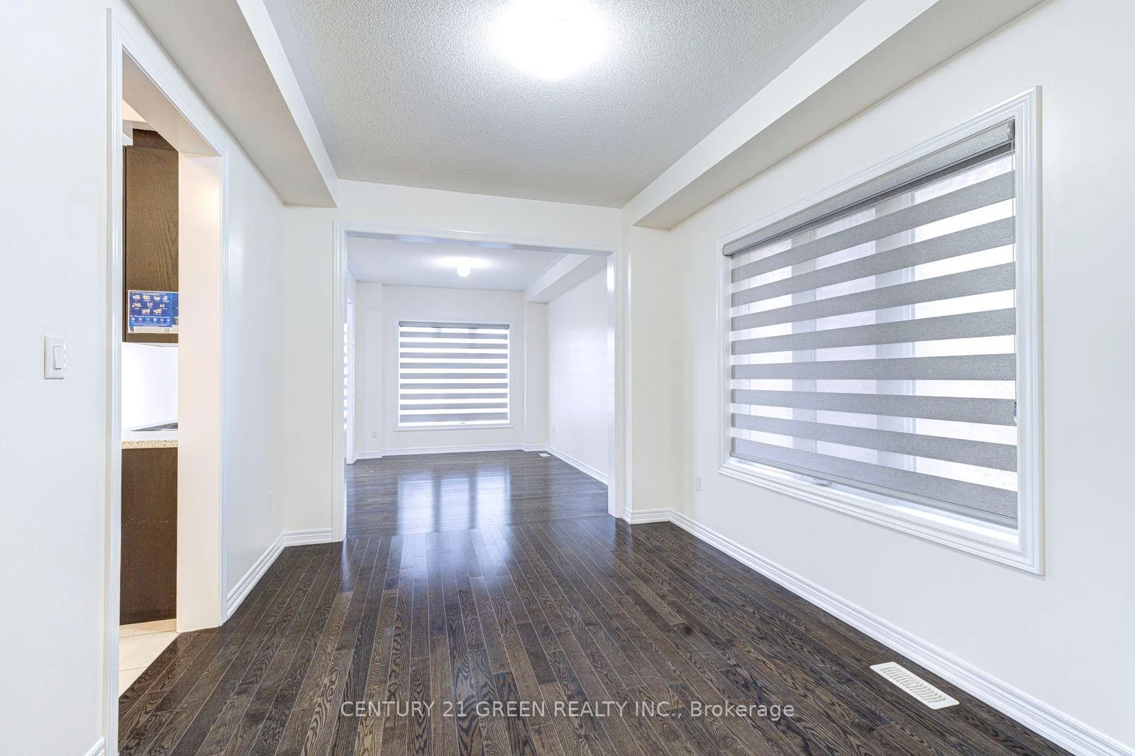 Photo 28 of Unit Main & 2nd Floor, 100 Lanark Circle, Brampton, Credit Valley — HOMEH