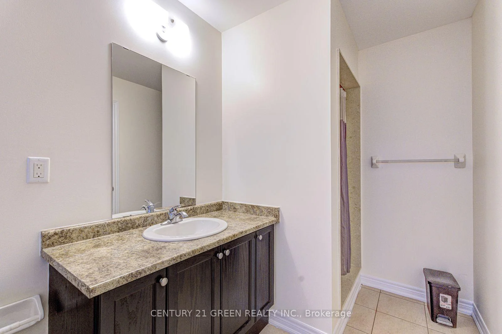 Photo 83 of Unit Main & 2nd Floor, 100 Lanark Circle, Brampton, Credit Valley — HOMEH