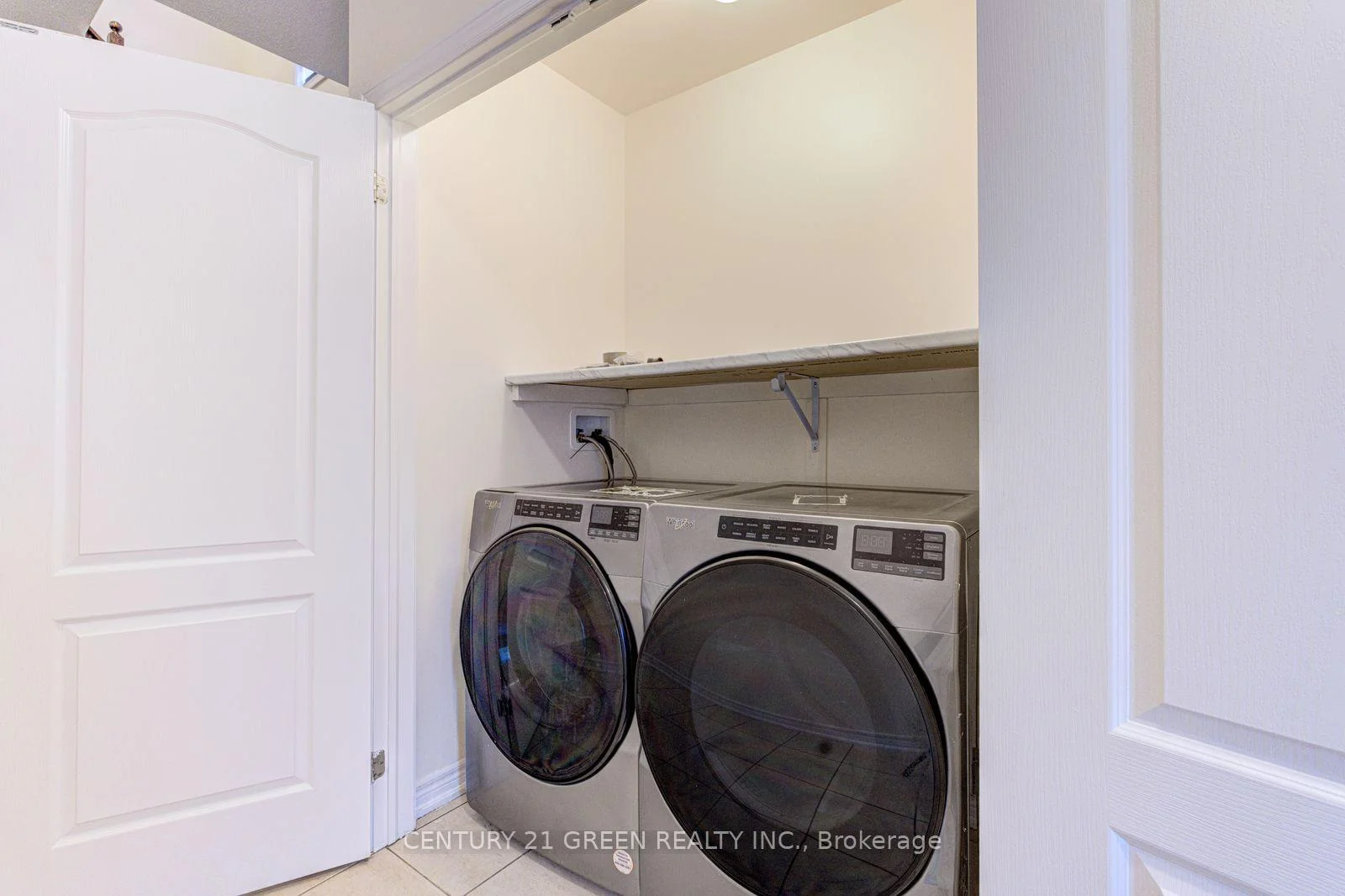Photo 93 of Unit Main & 2nd Floor, 100 Lanark Circle, Brampton, Credit Valley — HOMEH