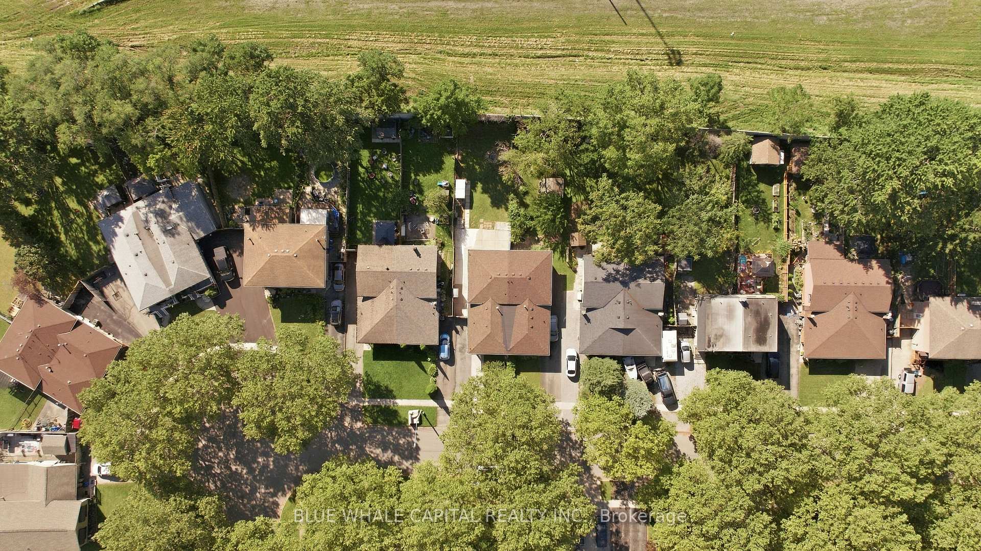 Photo 2 of 4411 Meadowvale Drive, Niagara Falls, Morrison — HOMEH