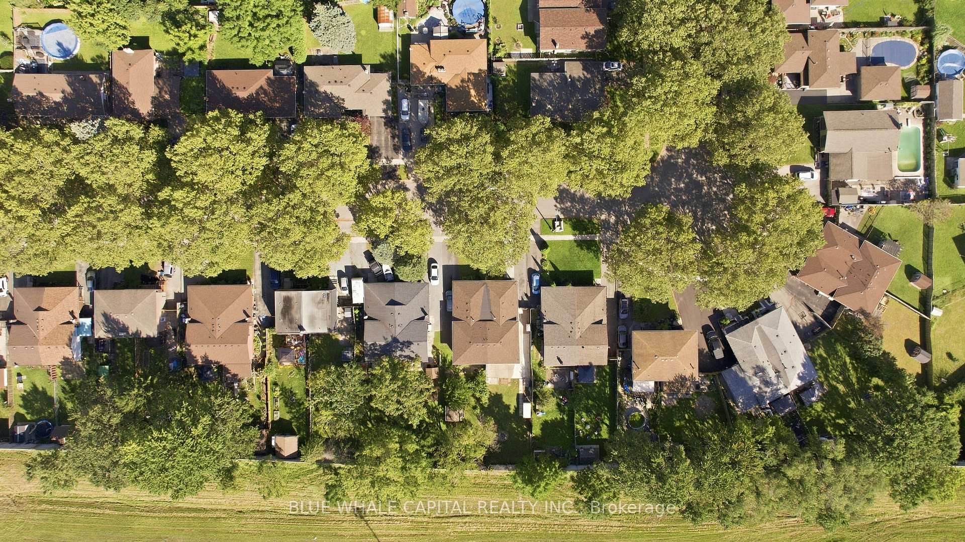 Photo 3 of 4411 Meadowvale Drive, Niagara Falls, Morrison — HOMEH