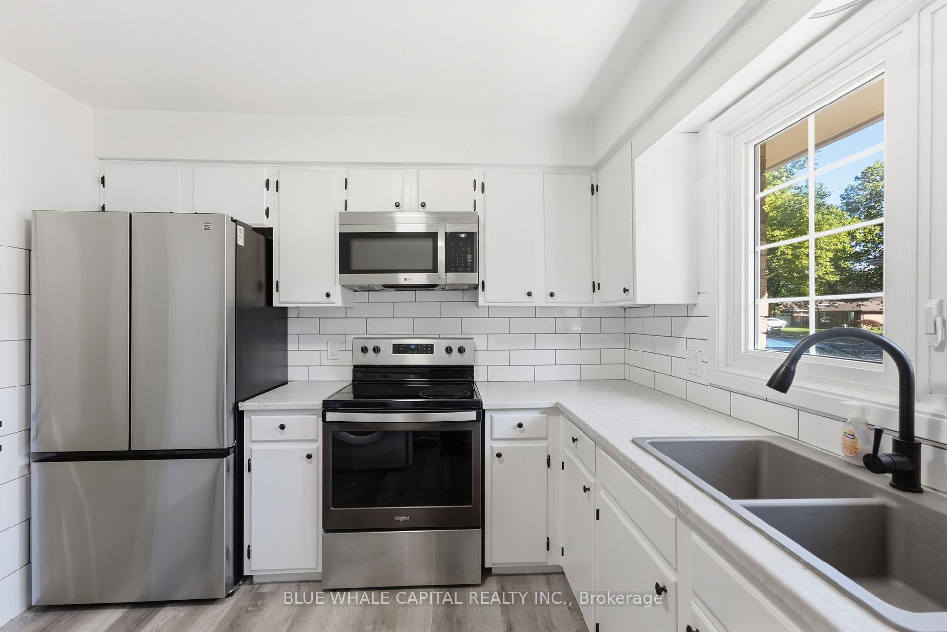 Photo 13 of 4411 Meadowvale Drive, Niagara Falls, Morrison — HOMEH