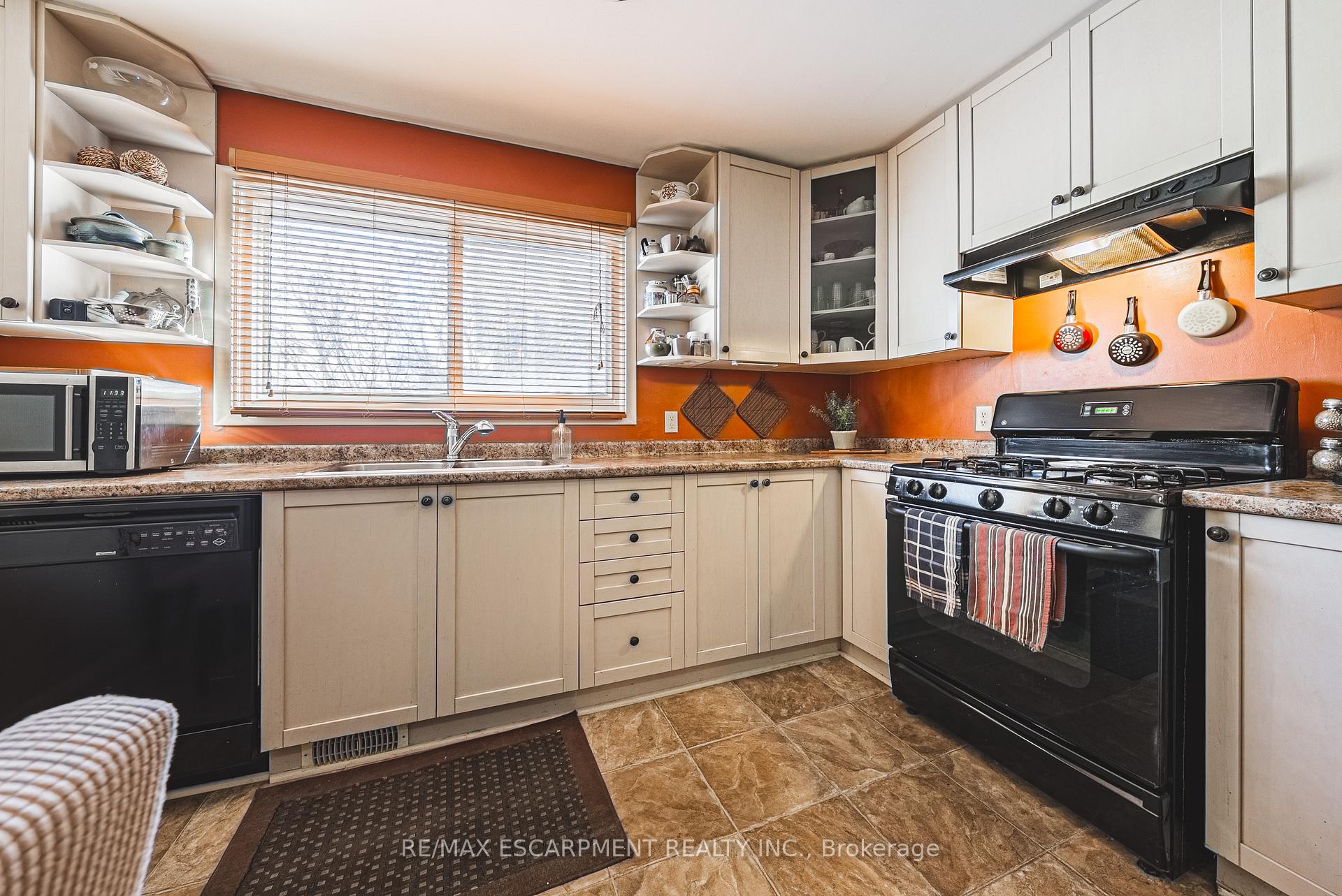 Photo 7 of 28 Munn Street, Hamilton, Raleigh — HOMEH