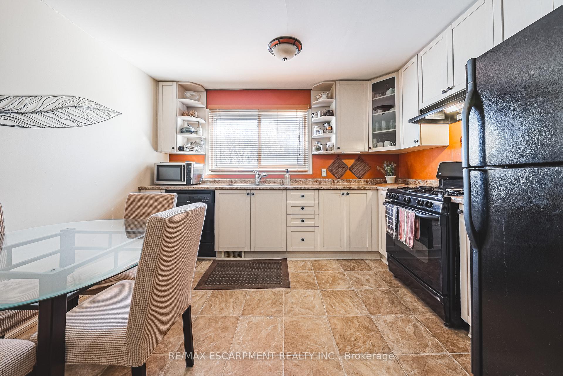Photo 9 of 28 Munn Street, Hamilton, Raleigh — HOMEH