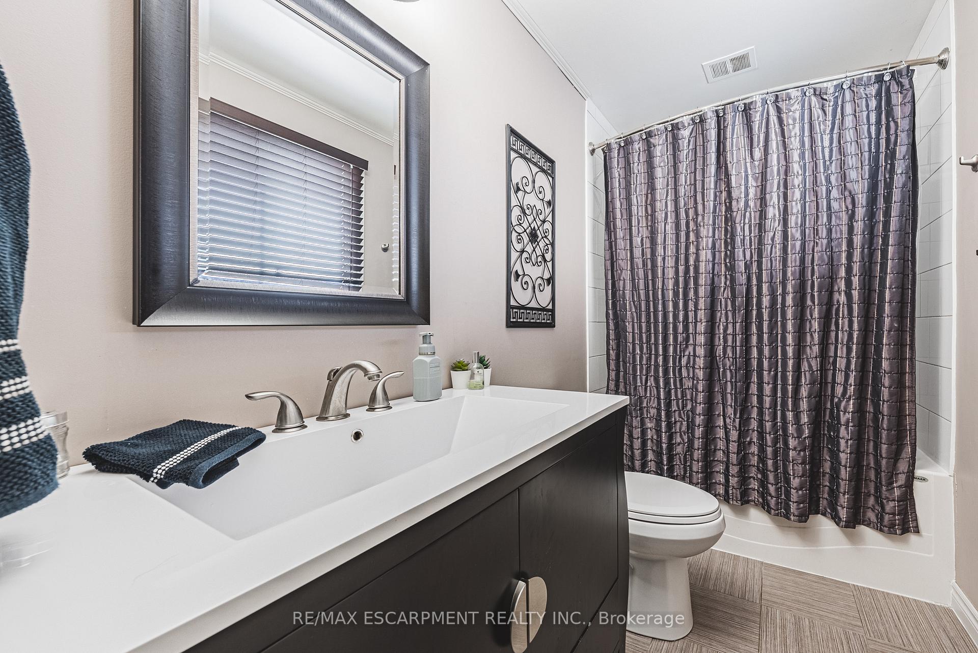 Photo 16 of 28 Munn Street, Hamilton, Raleigh — HOMEH