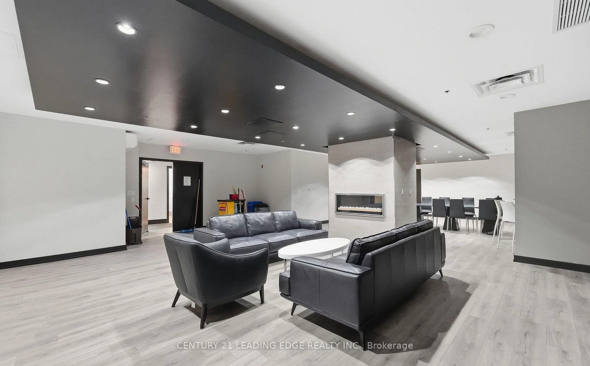 Photo 30 of Unit 820, 120 Dallimore Circle, North York, Banbury-Don Mills — HOMEH