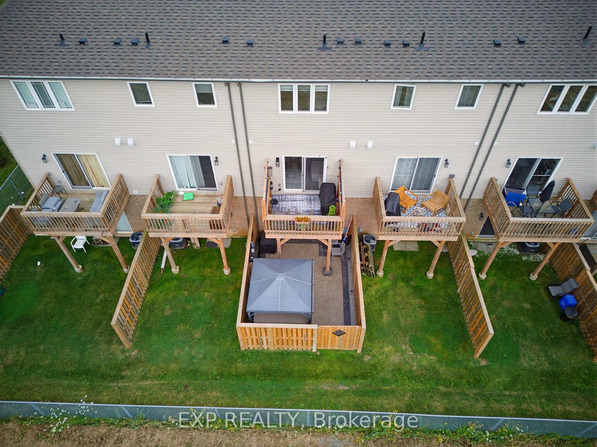 Photo 4 of 74 Laguna Village Crescent, Hamilton, Hannon — HOMEH