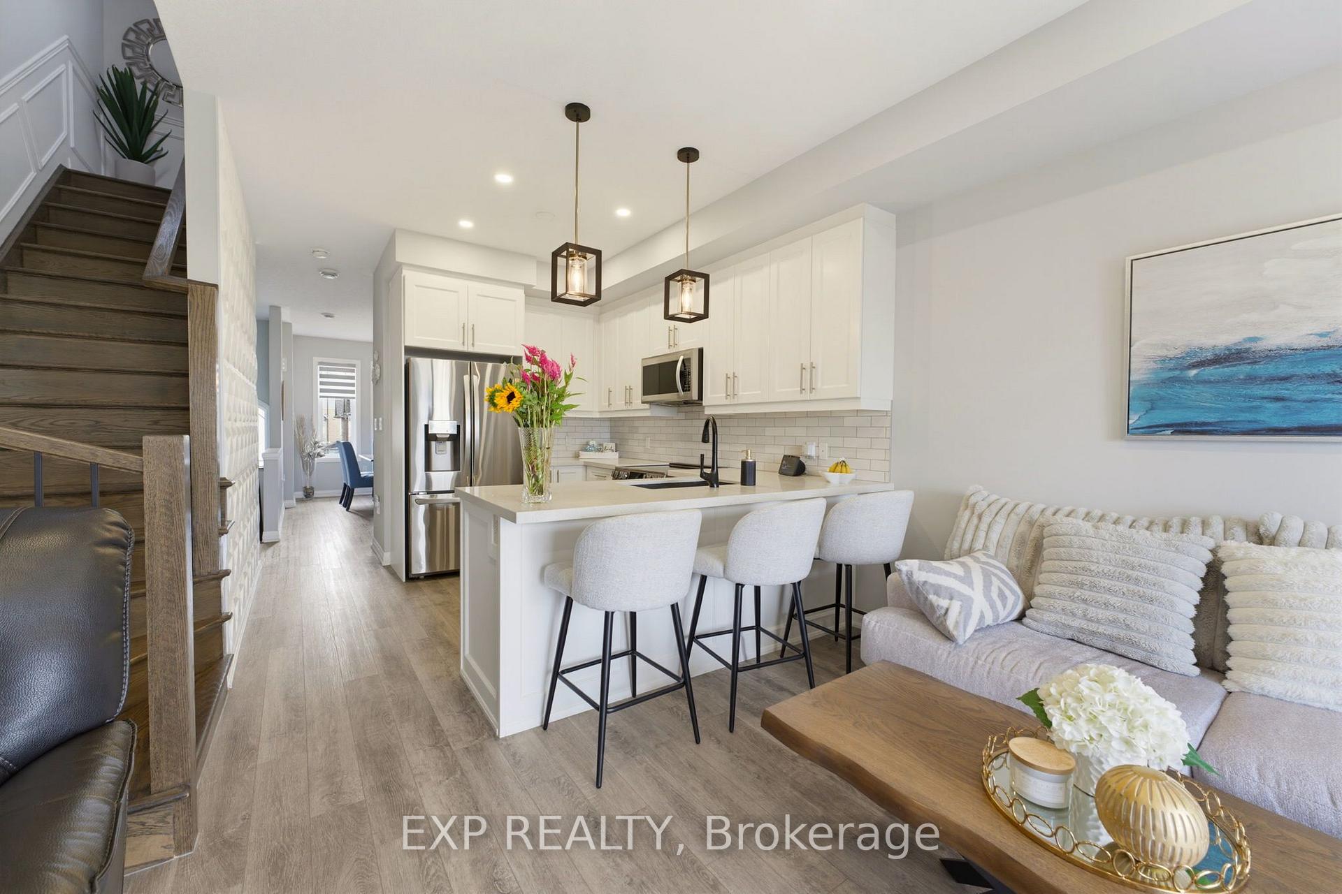 Photo 12 of 74 Laguna Village Crescent, Hamilton, Hannon — HOMEH