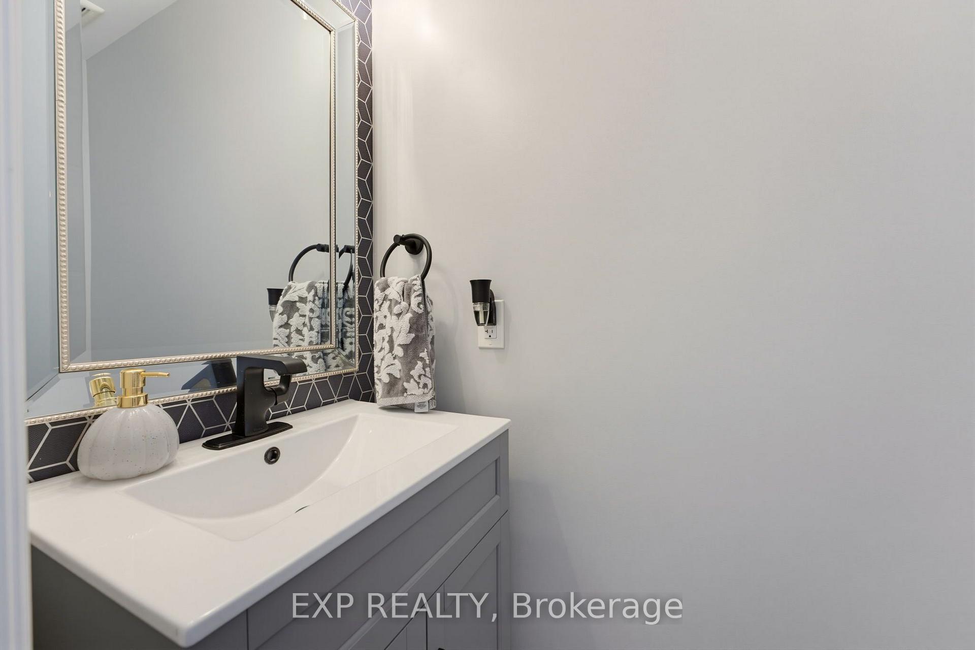Photo 14 of 74 Laguna Village Crescent, Hamilton, Hannon — HOMEH
