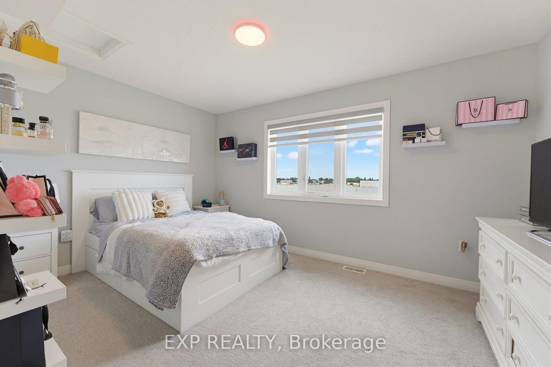 Photo 18 of 74 Laguna Village Crescent, Hamilton, Hannon — HOMEH