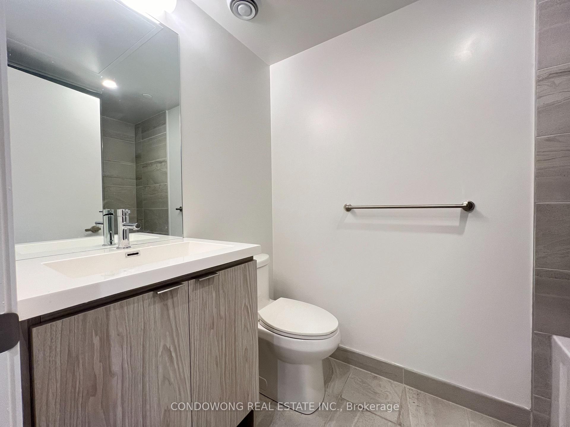 Photo 7 of Unit 2112, 55 Cooper Street, Toronto, Waterfront Communities — HOMEH
