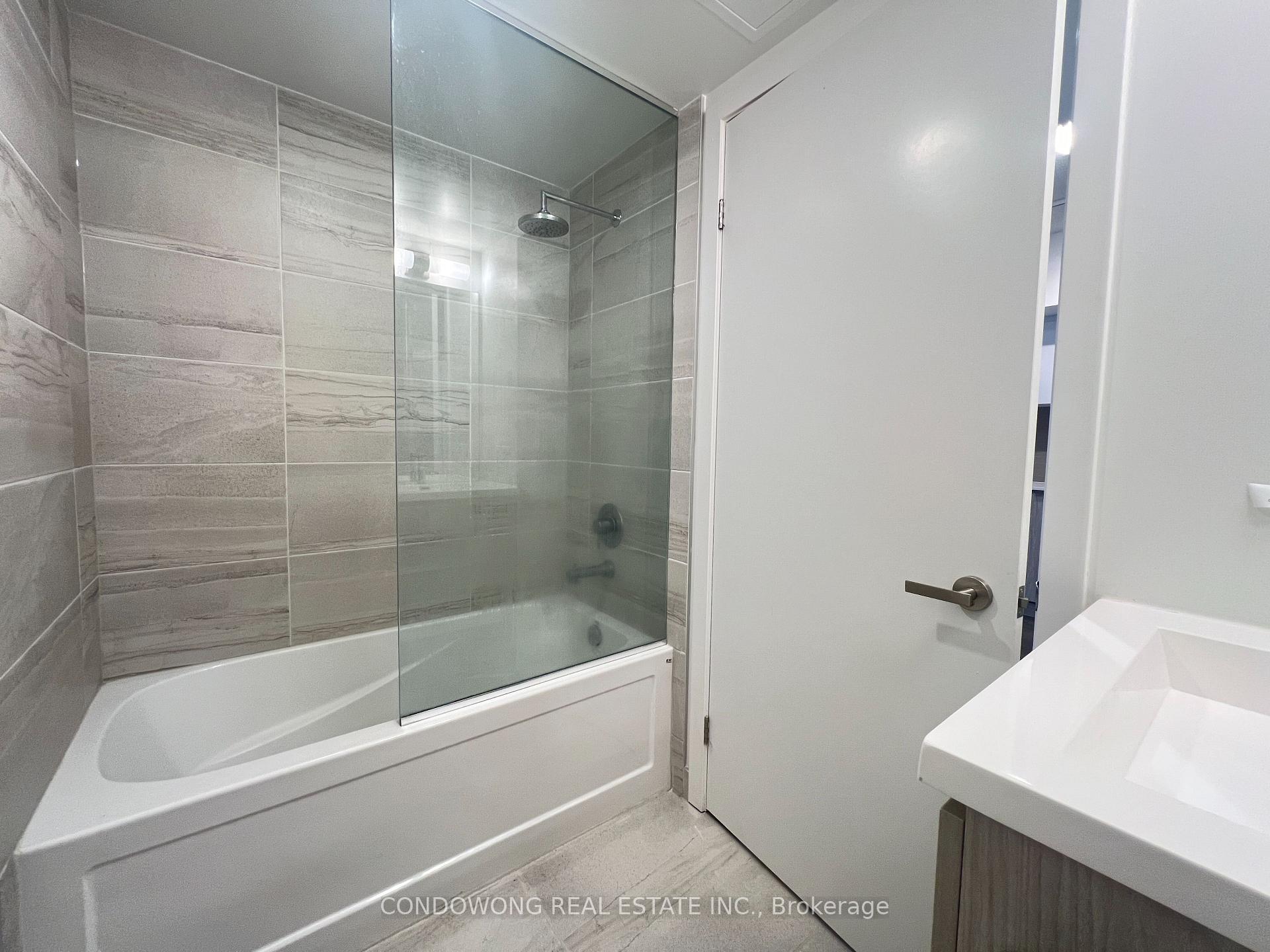 Photo 8 of Unit 2112, 55 Cooper Street, Toronto, Waterfront Communities — HOMEH