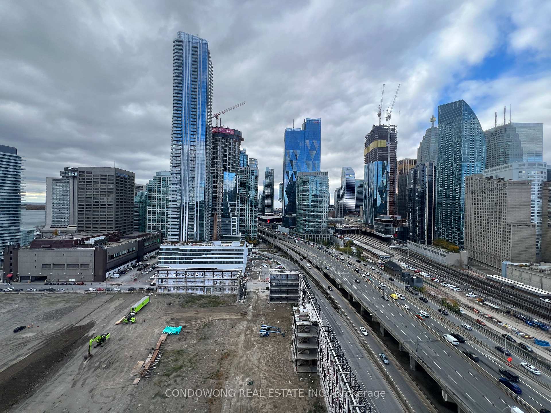 Photo 10 of Unit 2112, 55 Cooper Street, Toronto, Waterfront Communities — HOMEH
