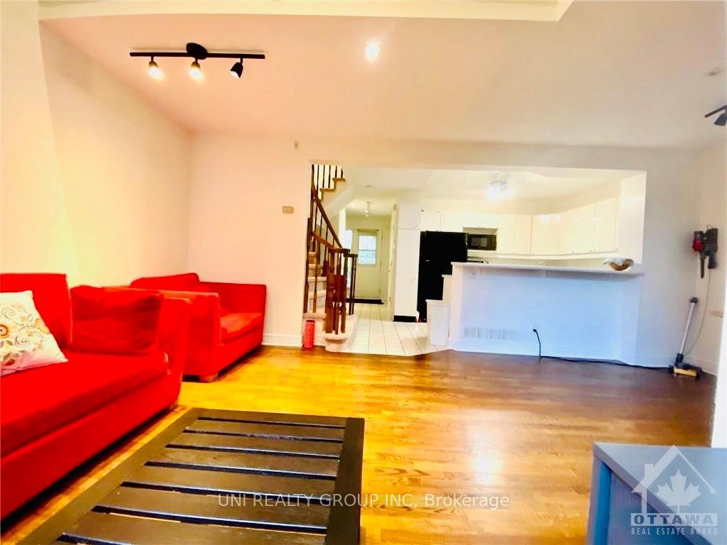 Photo 3 of 181 Thornbury Crescent, Ottawa, Centrepointe — HOMEH