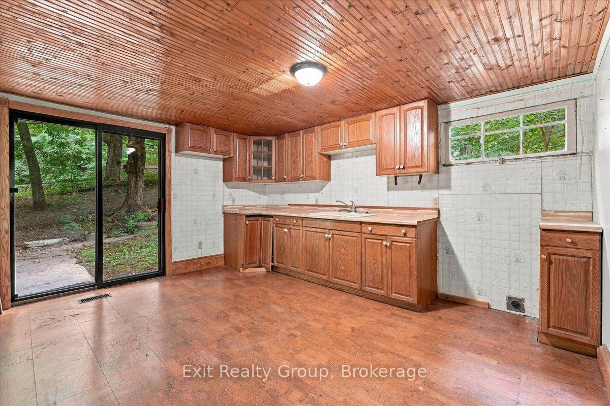 Photo 4 of 437 Drewery Street, Brighton, Rural Brighton — HOMEH