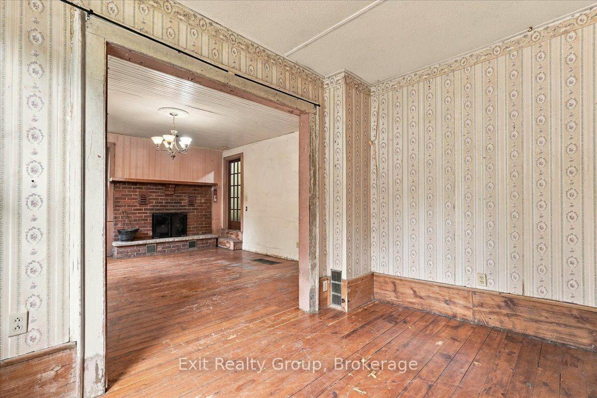 Photo 10 of 437 Drewery Street, Brighton, Rural Brighton — HOMEH