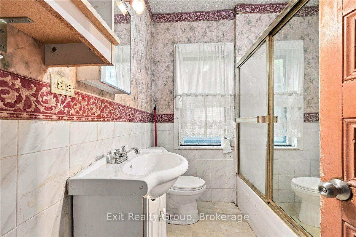 Photo 13 of 437 Drewery Street, Brighton, Rural Brighton — HOMEH