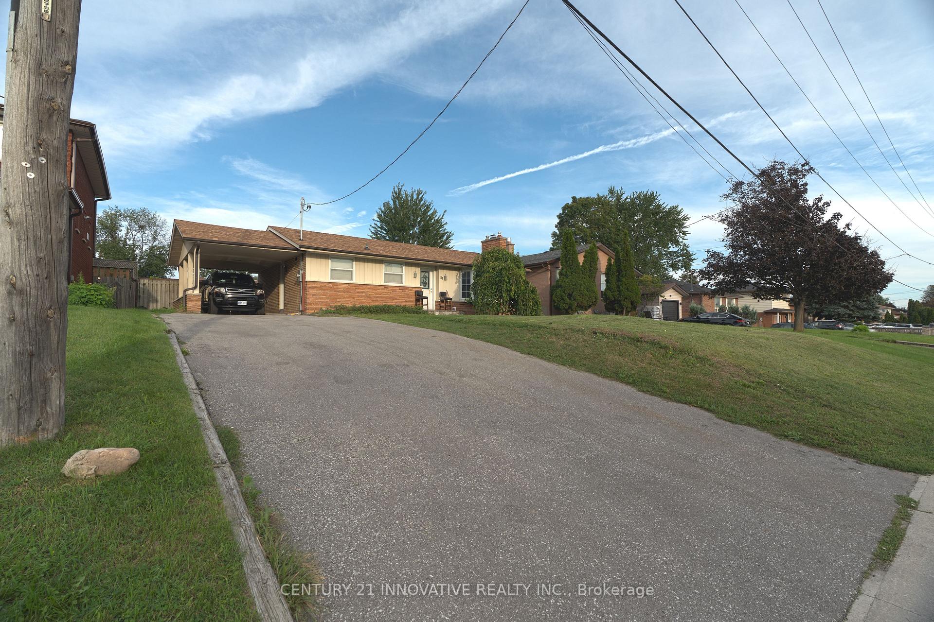 Photo of 89 Thickson Road S